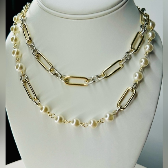 GOLD DOUBLE PAPERCLIP CHAIN WITH PEARLS & TOGGLE CLOSURE NECKLACE - Picture 3 of 4